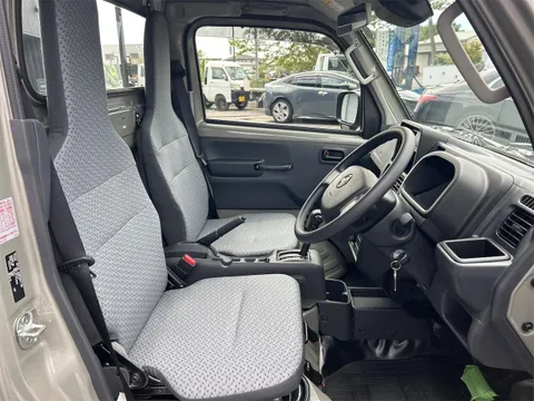 Nissan Clipper Truck