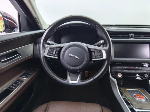 Jaguar XFL