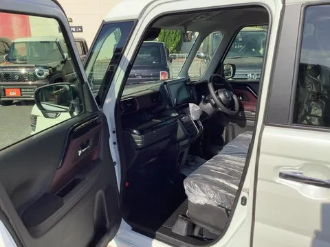Suzuki Spacia