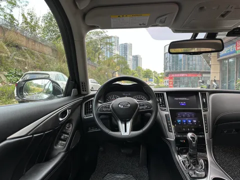 Infiniti Q50L