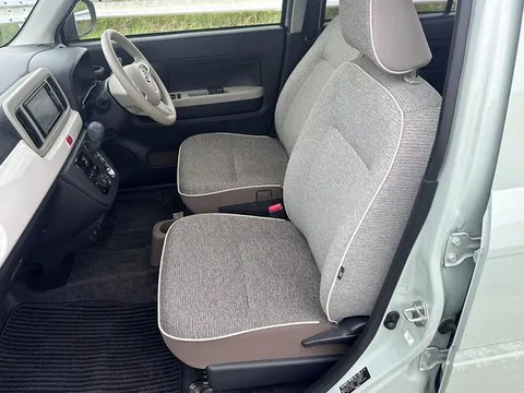 Daihatsu Mira Tocot