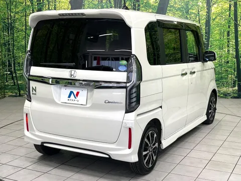 Honda N-BOX Custom