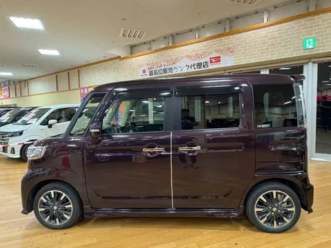 Suzuki Spacia Custom