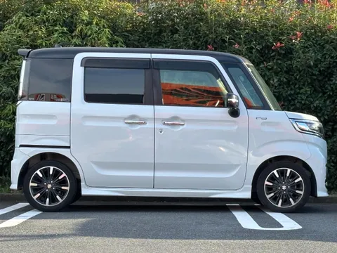 Suzuki Spacia Custom