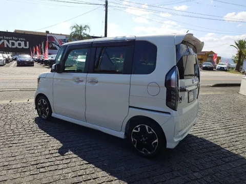 Honda N-BOX Custom