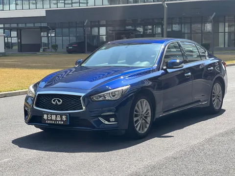 Infiniti Q50L