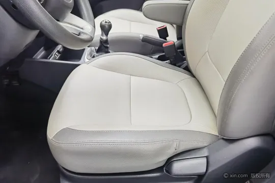 Kia Pegas