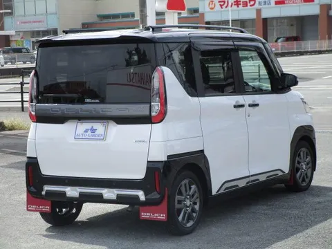 Mitsubishi Delica Mini