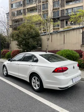 Volkswagen Lamando