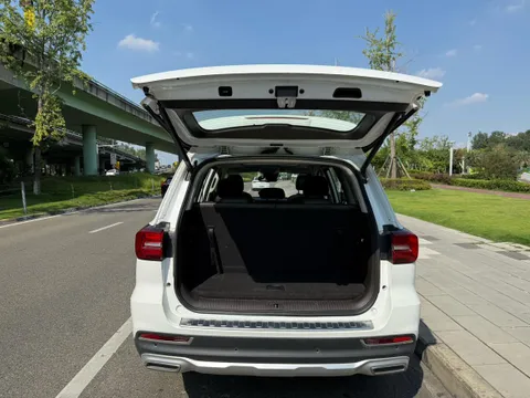 Roewe RX8