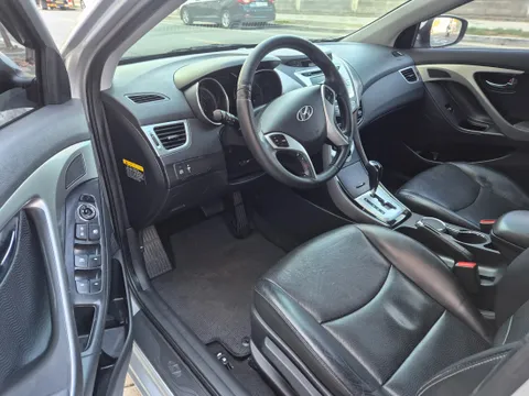 Hyundai Elantra (Avante)