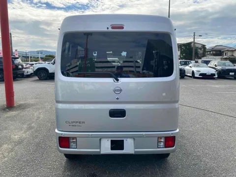 Nissan Clipper Van