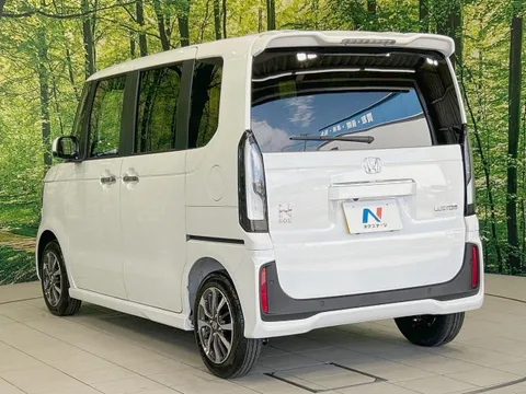 Honda N-BOX Custom