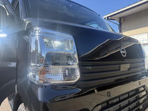Nissan Clipper Van