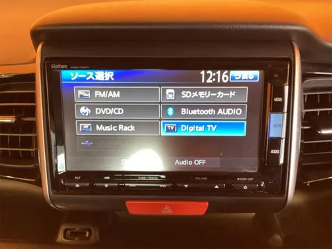 Honda N-BOX Custom