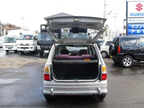 Daihatsu Mira Gino