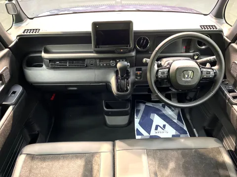 Honda N-BOX Custom