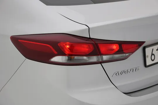 Hyundai Elantra (Avante)