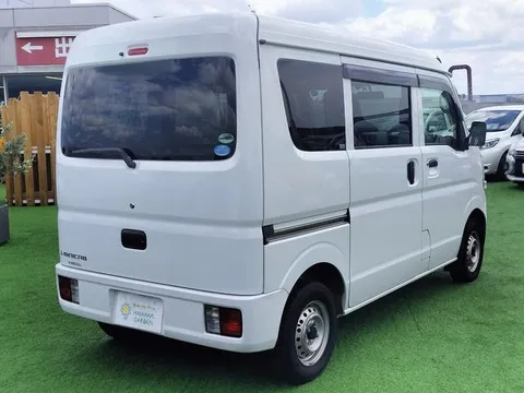Mitsubishi Minicab Van