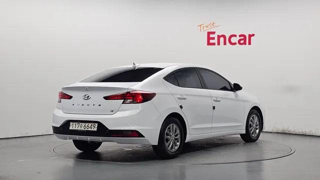 Hyundai Elantra (Avante)