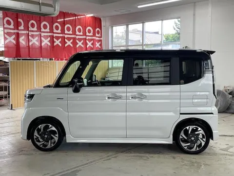 Suzuki Spacia Custom
