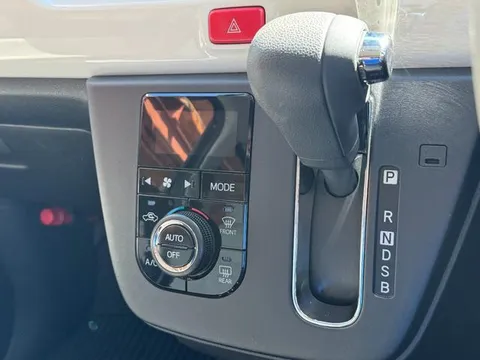 Daihatsu Mira Tocot