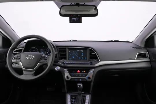 Hyundai Elantra (Avante)