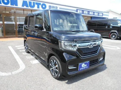 Honda N-BOX Custom