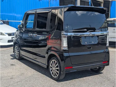 Honda N-BOX Custom