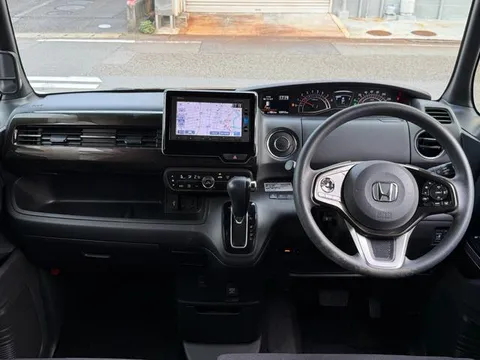 Honda N-BOX Custom