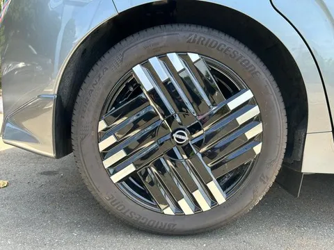 Nissan Note Aura