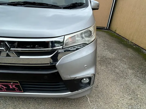 Mitsubishi eK Custom