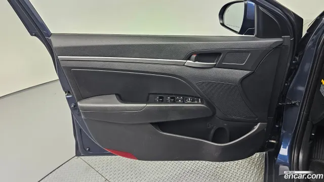 Hyundai Elantra (Avante)
