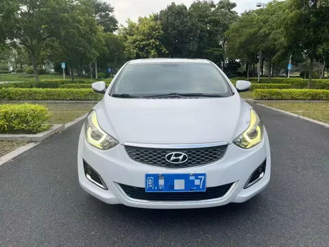 Hyundai Elantra (Avante)
