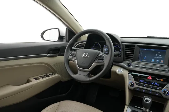 Hyundai Elantra (Avante)