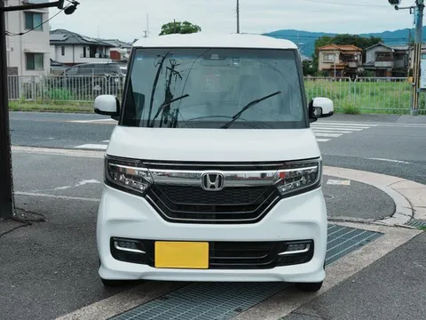 Honda N-BOX Custom