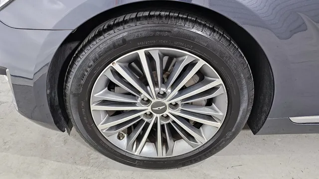 Genesis G90 (EQ900)