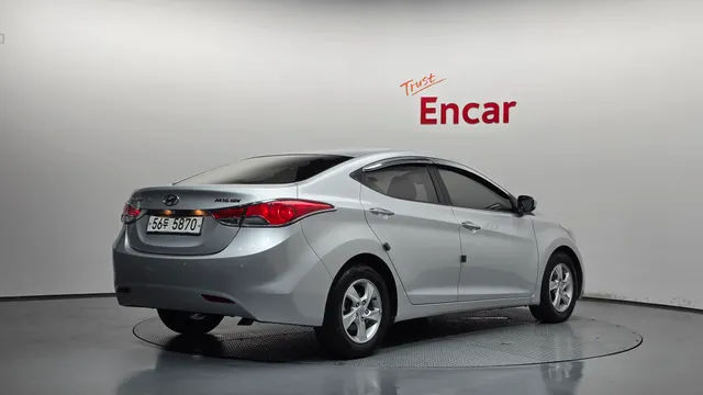 Hyundai Elantra (Avante)