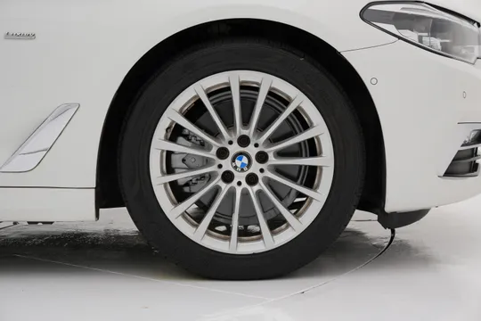 BMW BMW