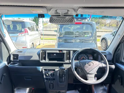 Toyota Pixis Van