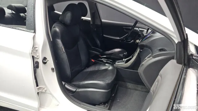 Hyundai Elantra (Avante)