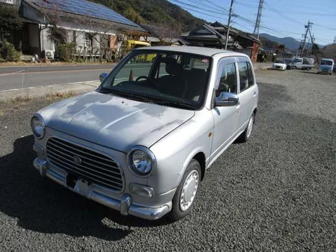 Daihatsu Mira Gino