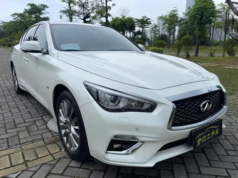 Infiniti Q50L