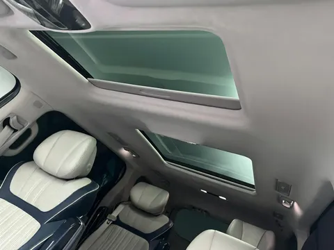 Roewe iMAX8