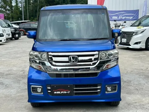 Honda N-BOX Custom