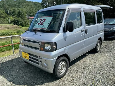 Mitsubishi Minicab Van