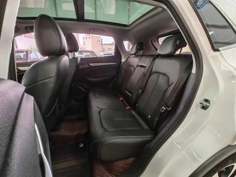Roewe RX3