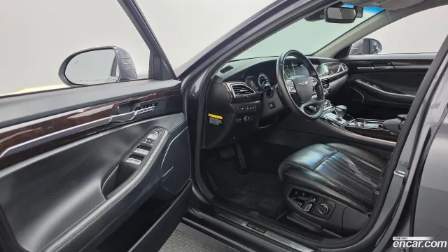 Genesis G90 (EQ900)