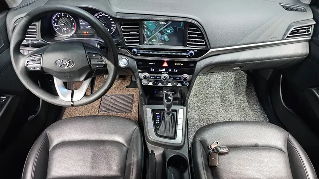 Hyundai Elantra (Avante)