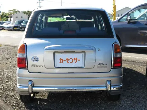 Daihatsu Mira Gino